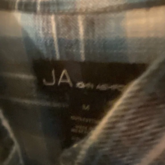 NWOT Men long sleeve shirt - Picture 3 of 4